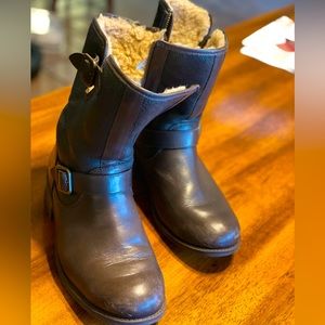 UGG® | Brown Chaney Leather